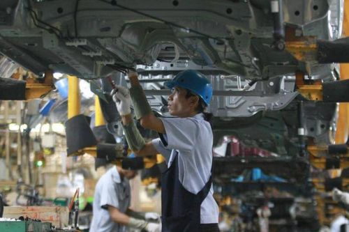 Sản lượng ô tô tại Thái Lan giảm 43% do sức mua yếu