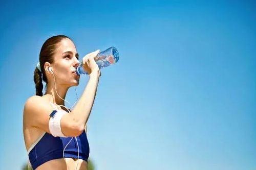 Cách làm mát cơ thể trong ngày hè oi bức