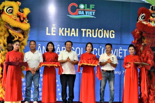 Khai trương sân tập golf Cửa Việt