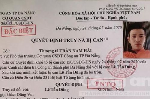 Truy nã kẻ giết người vì cho rằng bạn gái bị nhìn trộm trong nhà vệ sinh