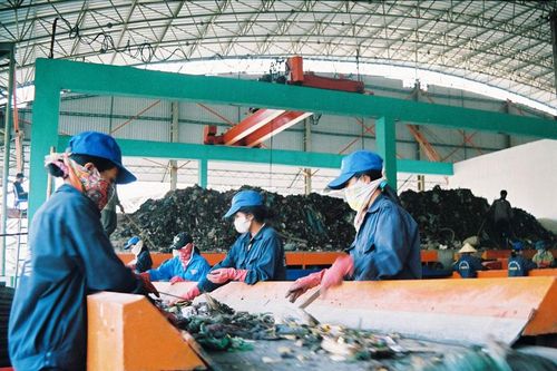 Phân loại rác thải tại nguồn: Cần được nhân rộng