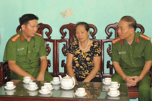 Công an huyện Gia Lâm: Nhiều hoạt động nghĩa tình trong dịp kỷ niệm Ngày thương binh liệt sỹ