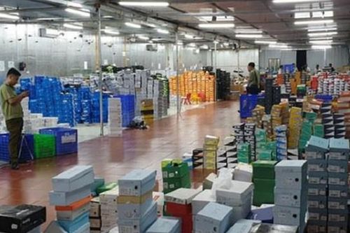 Hàng giả hàng nhái hoành hành: Nhà quản lý ở đâu?