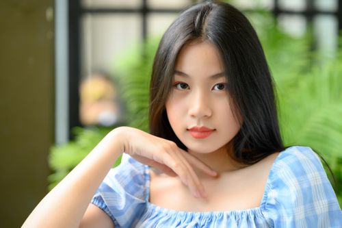 Nhan sắc con gái 15 tuổi của Lưu Thiên Hương ngoài đời