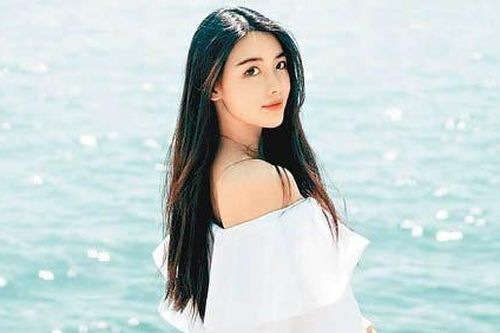 Hot girl chen chân vào gia đình thiếu gia sòng bạc Hà Du Khải