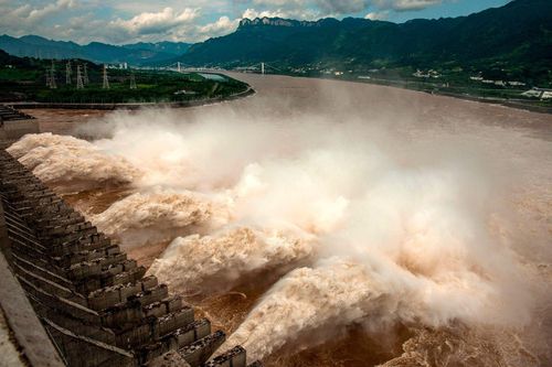 Trung Quốc chống chọi mùa mai vũ lịch sử, đập Tam Hiệp bị thử thách
