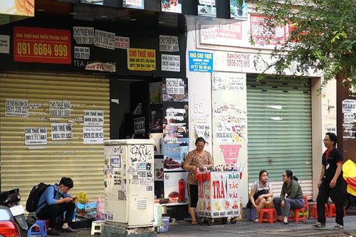 'Không thể cầm cự vì giá thuê mặt bằng quá cao'