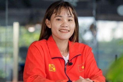 Chương Thị Kiều vỡ òa trong ngày tái xuất sân cỏ