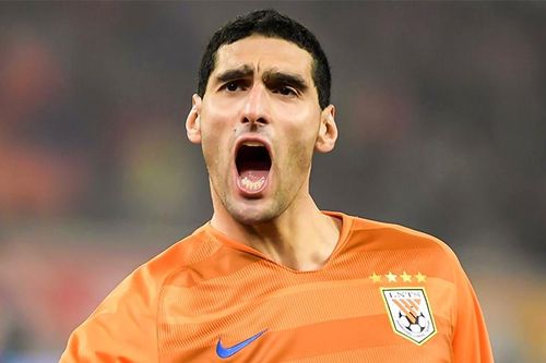 Hat-trick bằng đầu trong 7 phút của Fellaini