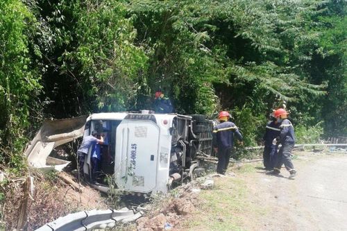 Làm rõ việc xe khách lật trong vườn quốc gia Phong Nha - Kẻ Bàng đã bị hoán cải