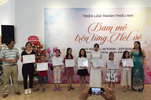 40 họa sĩ nhí 'Đam mê trên từng nét vẽ'