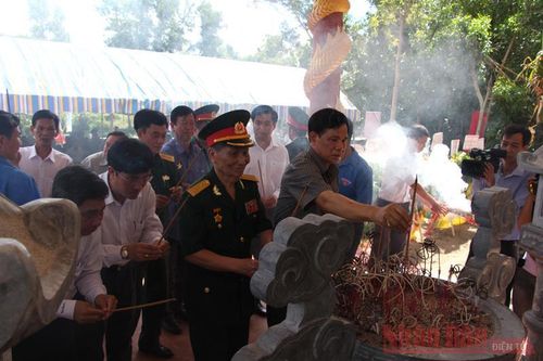Khánh thành Nhà bia tưởng niệm các anh hùng liệt sĩ Trung Đoàn 10 - Sông Hương