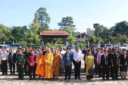 Kỷ niệm 73 năm Ngày Thương binh - Liệt sĩ tại Lào