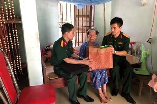 Các con trở về...