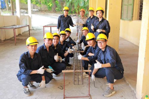 Sinh viên Đại học Kiến trúc Hà Nội hào hứng với chương trình Thực tập công nhân