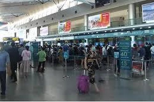 Hàng không tăng chuyến giải tỏa hành khách rời Đà Nẵng