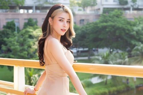 'Đỏ mặt' với gu ăn mặc nóng bỏng của quán quân The Voice Ngọc Ánh