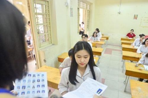 Sàng lọc… người 'gác cửa' mùa thi