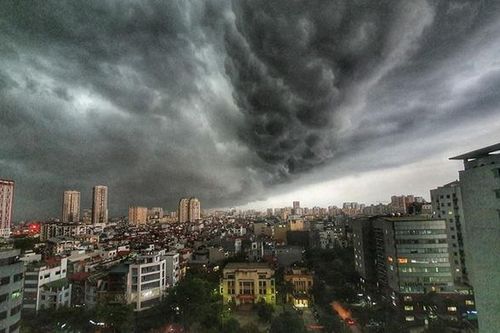 Dự báo thời tiết đêm nay và ngày mai (26-27/7): Hà Nội cảnh báo có mưa dông, Bắc Bộ nguy cơ xảy ra lũ quét, sạt lở đất