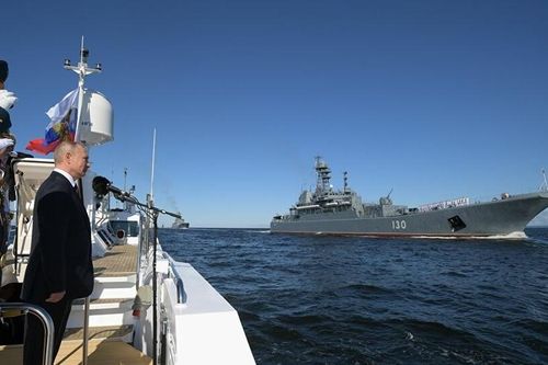 Tổng thống Putin: Hải quân Nga sẽ được trang bị vũ khí tấn công hạt nhân siêu vượt âm