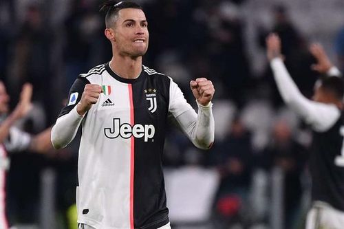 Đồng nghiệp cảm thấy 'bất ngờ' với thân hình cực phẩm của Ronaldo