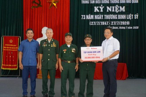 Thăm tặng quà các thương, bệnh binh tại Hà Nam, Ninh Bình, Thái Bình
