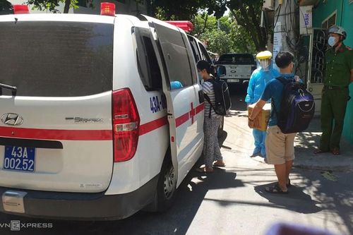 Nghệ An cách ly tập trung một người từng thăm khám cho 'bệnh nhân 418'