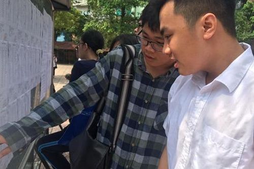Hai trường THPT chuyên ở Hà Nội công bố điểm chuẩn vào lớp 10