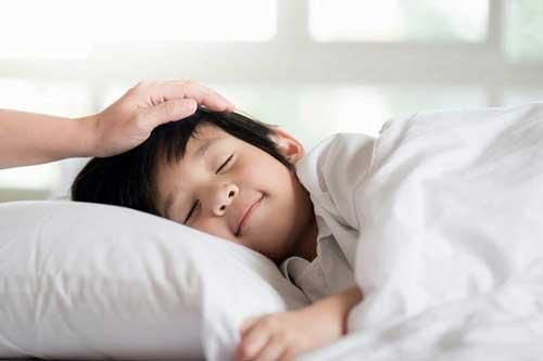 Những câu nói mẹ thường xuyên thủ thỉ với bé trước khi đi ngủ, giúp bé thông minh khi trưởng thành