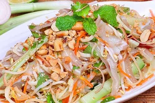 Cuối tuần làm món nộm tai heo sần sật, bùi bùi không ngấy ai ăn cũng ghiền