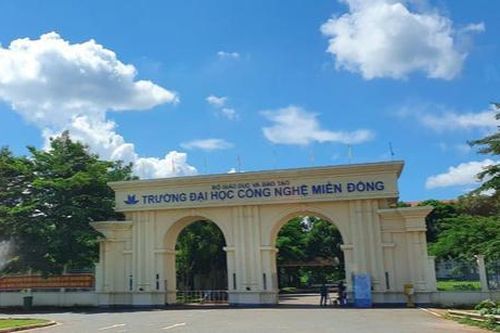 Viết đơn xin nghỉ học chống dịch COVID- 19 được nhà trường đồng ý, sinh viên vẫn bị cấm thi hết môn