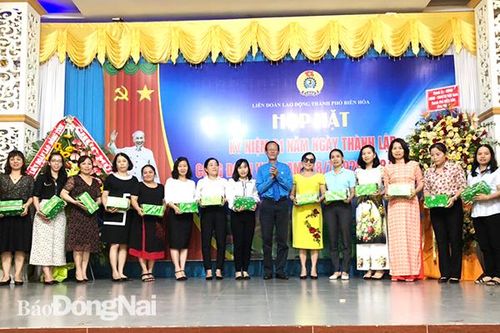 Nhiều hoạt động kỷ niệm 91 năm ngày thành lập Công đoàn Việt Nam