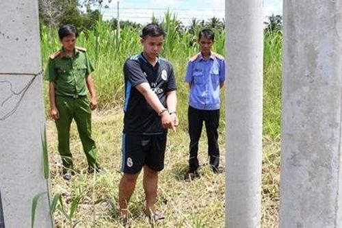 Khởi tố kẻ cướp tài sản, đòi hiếp dâm chủ quán