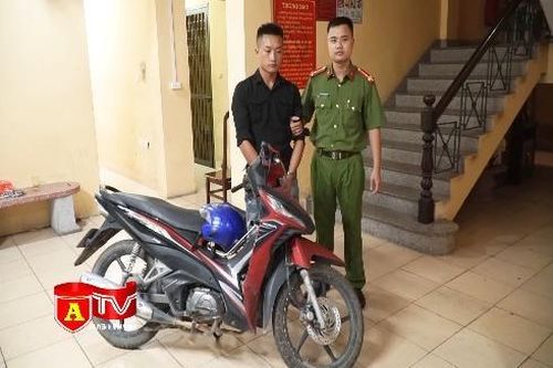 Đối tượng còn lại trong vụ án đâm trọng thương xe ôm ở đê sông Đuống đã ra đầu thú