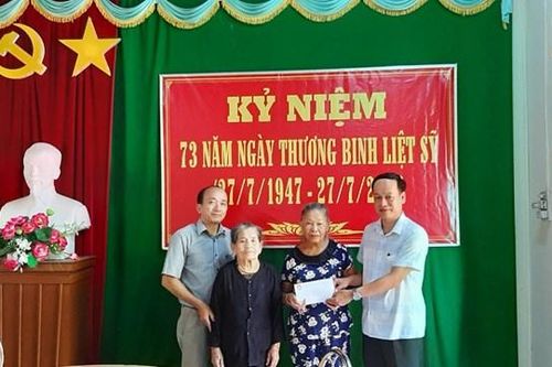 Mặt trận Quảng Trị thăm, tặng quà thương bệnh binh nhân kỷ niệm ngày Thương binh – Liệt sĩ