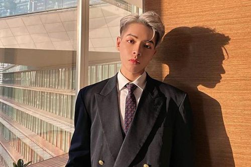 Đức Phúc nhuộm tóc bạch kim trông giống T.O.P (Big Bang)