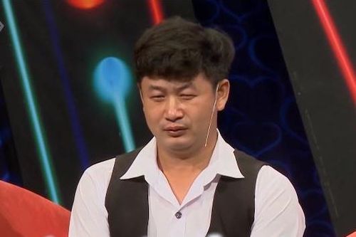 Chàng trai khóc kể về bạn gái bị ung thư xương, 7 năm chưa gặp