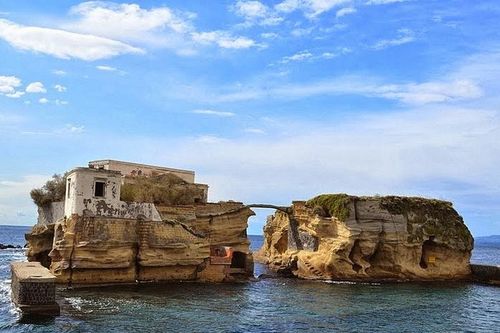 Bí ẩn hòn đảo mang lời nguyền chết chóc