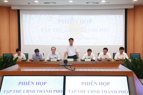 Tập thể UBND TP Hà Nội xem xét một số nội dung thuộc thẩm quyền