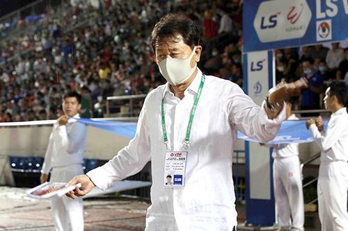HLV Chung Hae Seong ra đi vì mộng vô địch của TP.HCM