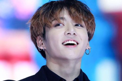 BTS: Jungkook quyết tâm học tiếng Anh vì thương RM
