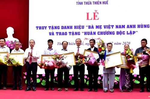 12 mẹ tại Thừa Thiên Huế được truy tặng danh hiệu 'Bà mẹ Việt Nam anh hùng'