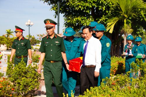 Quảng Trị tổ chức Lễ truy điệu và an táng 10 hài cốt liệt sĩ
