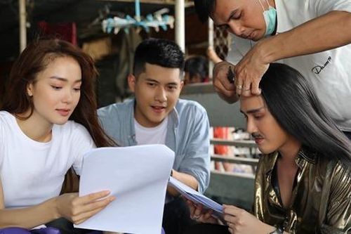 Minh Hằng làm phim tri ân nghề báo