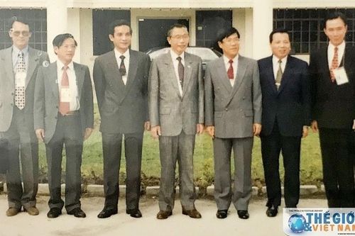 Đại sứ Nguyễn Thạc Dĩnh: Mãi thiêng liêng một lễ thượng cờ!