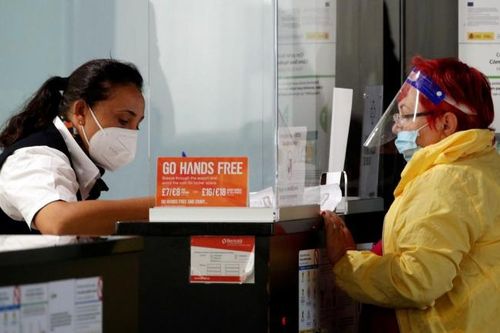 Tin thế giới 27/7: Tây Ban Nha phản đối quyết định cách ly của Anh