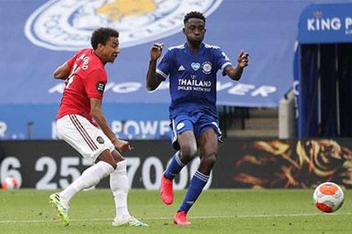 Jesse Lingard ghi bàn khiến một CĐV nổi điên