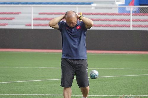 V-League lại tạm dừng, lo ngay ngáy rồi thầy Park