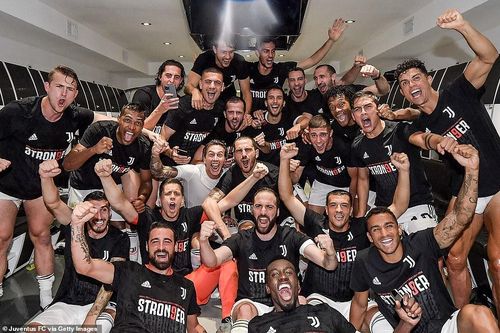 Khoảnh khắc đáng nhớ về kỳ tích 9 lần vô địch liên tiếp của Juventus
