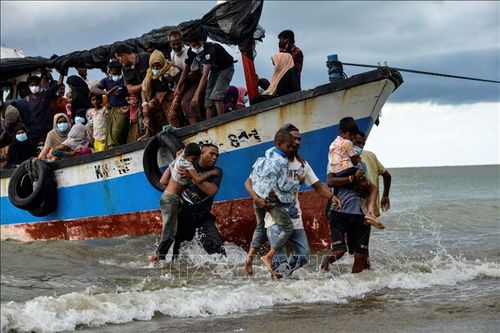 Malaysia tìm thấy 26 người Rohingya mất tích ngoài khơi